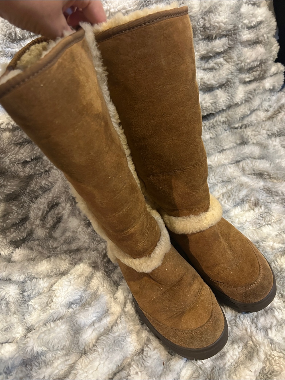 UGG Classic Women’s sz 9 Sunburst Shearling-Lined Winter Boots - Chestnut Brown